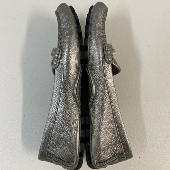 Coach Arlene loafers, Arlene Driving Moccasin style in Pewter/silver leather - Picture 10 of 12